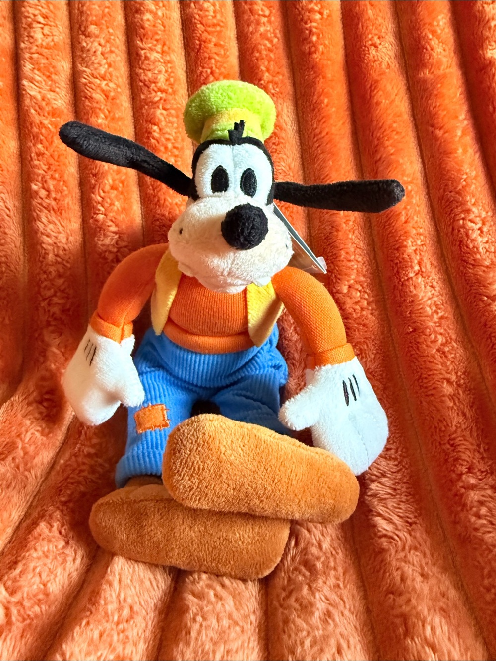 NWT’s Disney Classic Goofy Plush Dog Toy Stuffy Collectible Keepsake